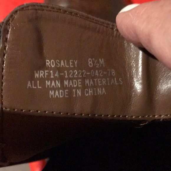 Brown ankle boots with decorative buckle - Picture 5 of 6